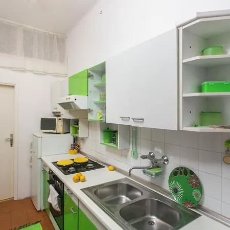 Jeanny - One Bedroom With Terrace Daire