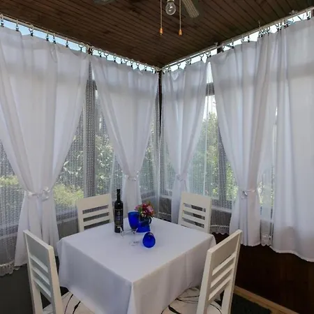 Appartement Jeanny - One Bedroom With Terrace *