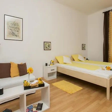 Apartman Jeanny - One Bedroom With Terrace
